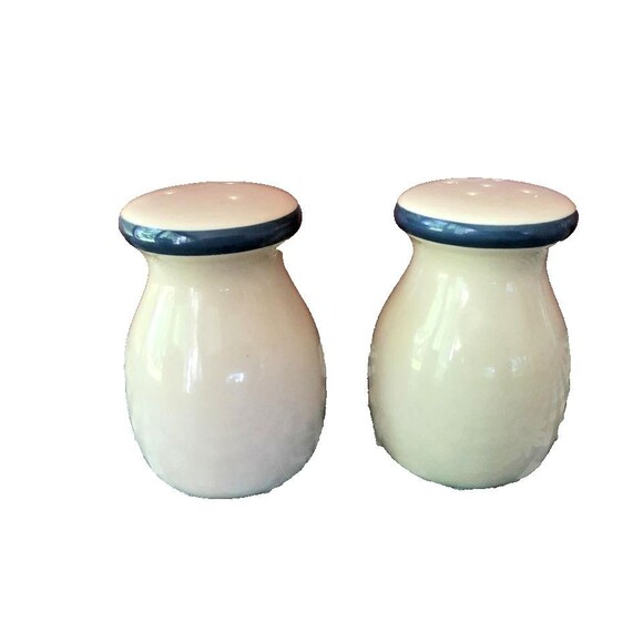 Large Ceramic Vintage 2001 THT Blue Salt And Pepper Shakers Dove w/Olive Branch‎ - Picture 2 of 4